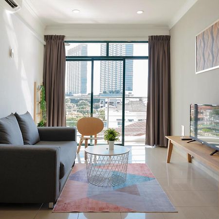 Golden View Serviced Apartments Tanjung Tokong Exterior foto