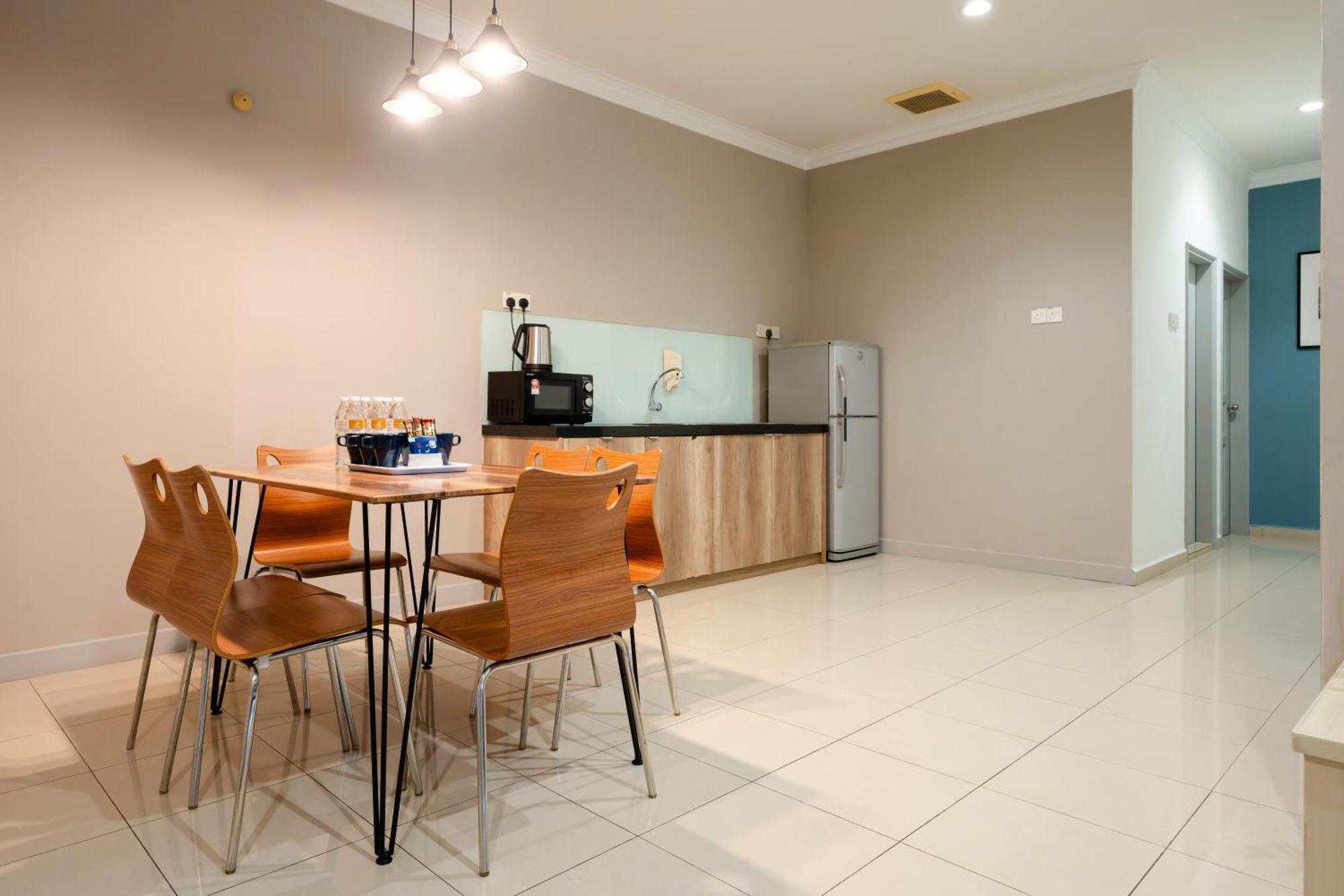 Golden View Serviced Apartments Tanjung Tokong Exterior foto