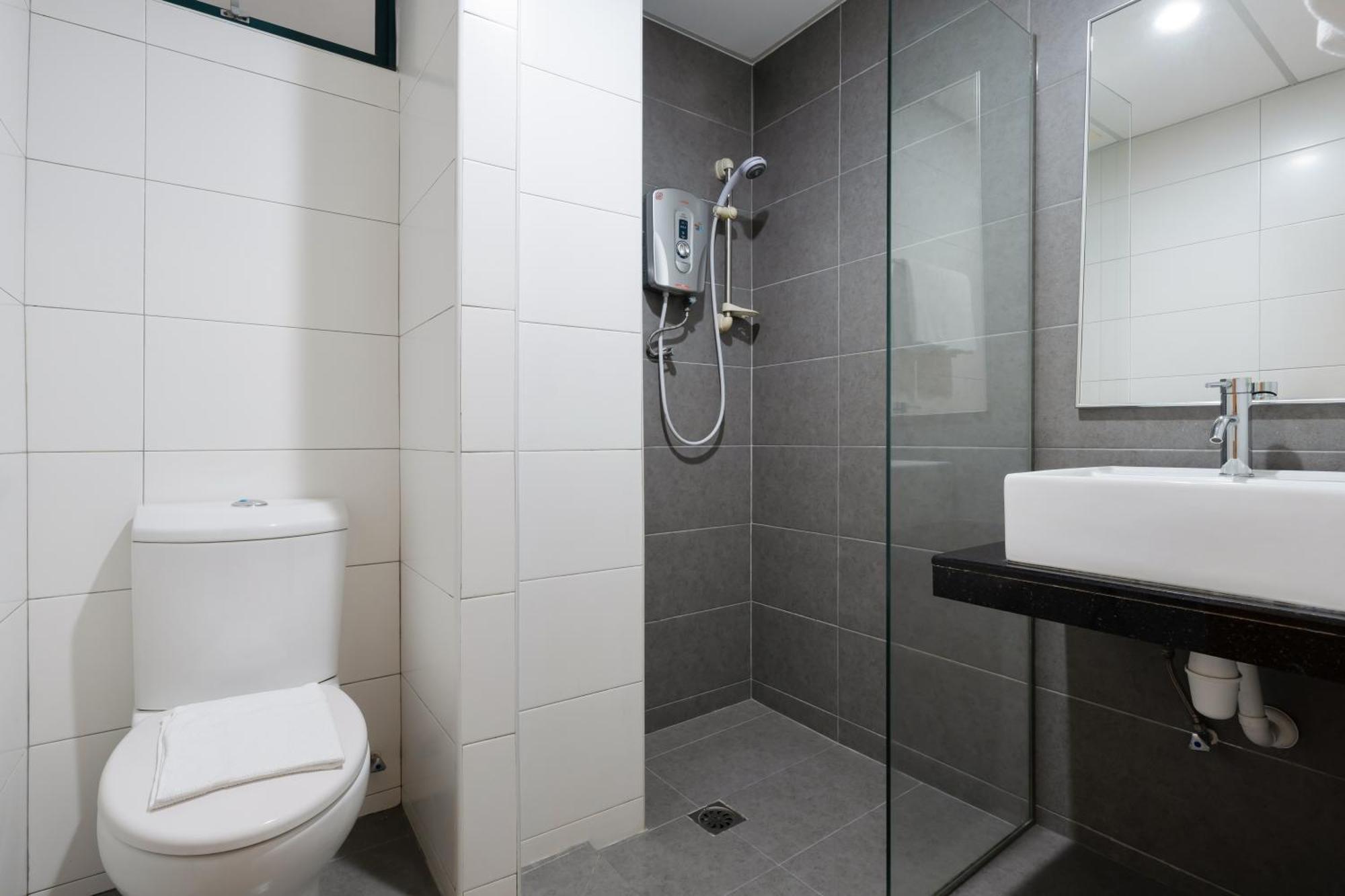 Golden View Serviced Apartments Tanjung Tokong Exterior foto