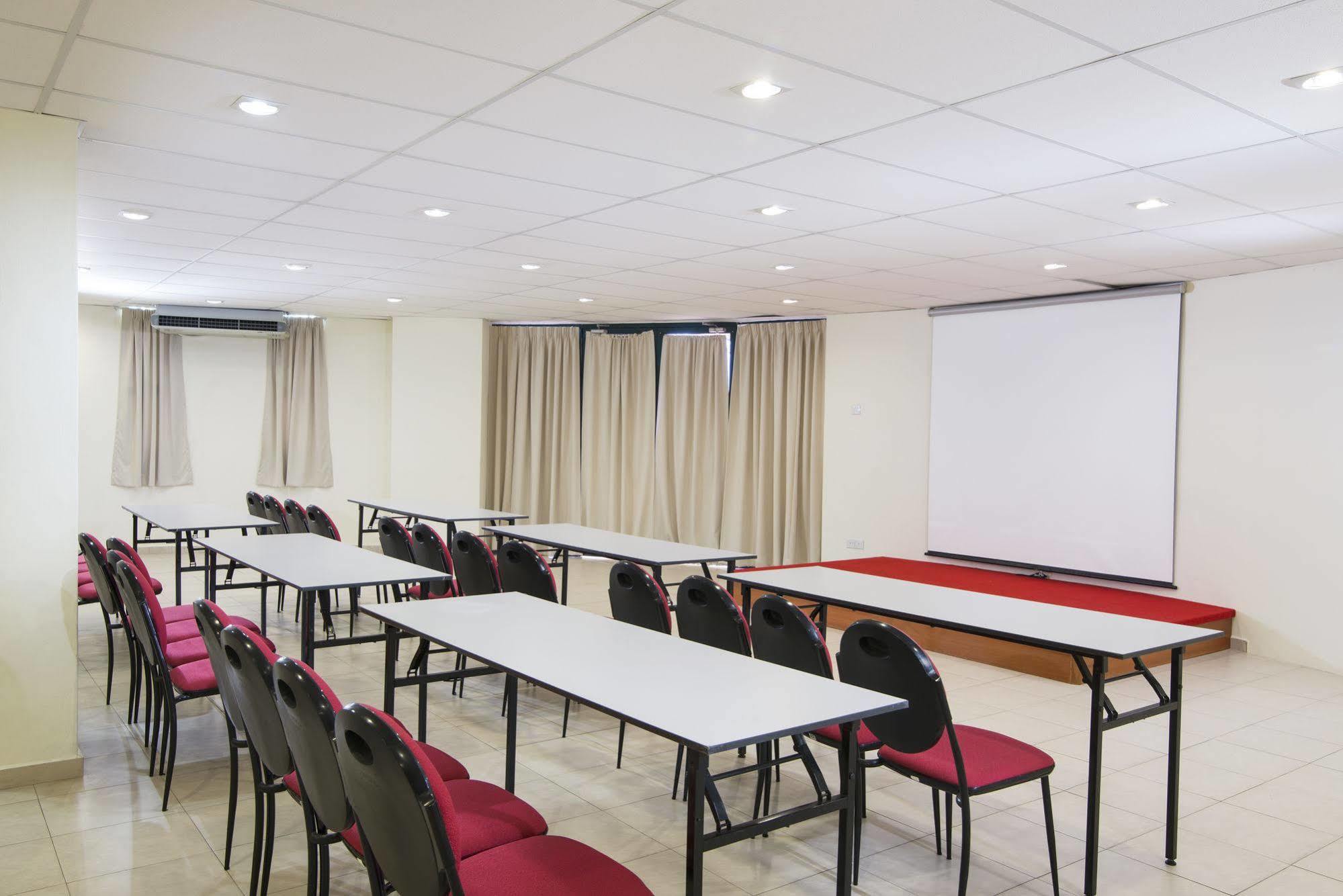 Golden View Serviced Apartments Tanjung Tokong Exterior foto